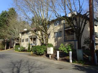 7952 170th Pl, Redmond WA  98052-4400 exterior