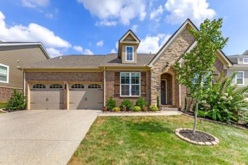 6178 Christmas Dr, Nolensville, TN 37135-7474