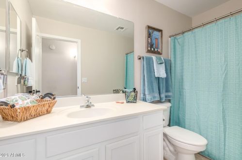 4231 Sundance Ave, Gilbert AZ 85297-6623 exterior