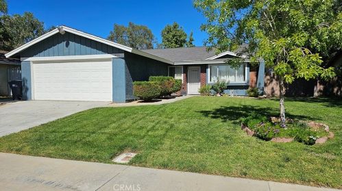 1025 Lightcap St, Lancaster, CA 93535-2771