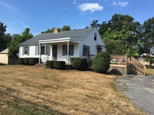 653 Metacom Ave, Warren, RI 02885-2346