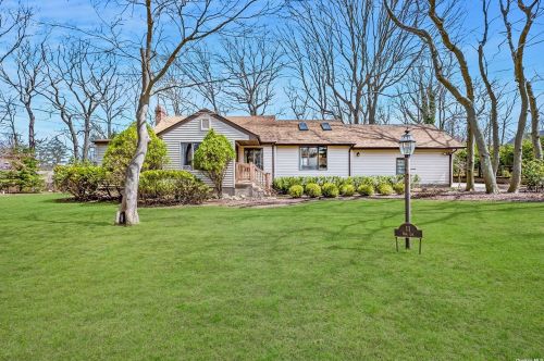 11 Oak Ln, Northport, NY 11768-2631