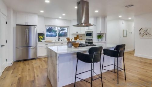 5057 September St, San Diego CA  92110-1222 exterior