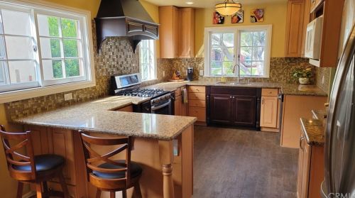 3752 Olive Ave, Long Beach, CA 90807-4124