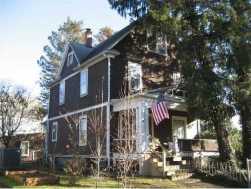 40 Cleveland Ave, Binghamton, NY 13905-3226
