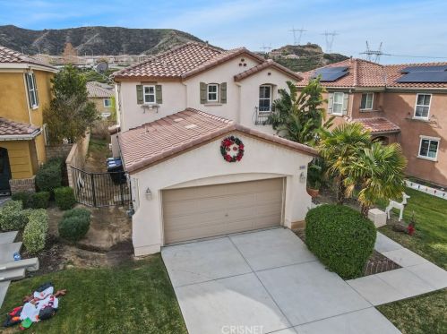 19920 Holly Dr, Santa Clarita CA  91350-3698 exterior