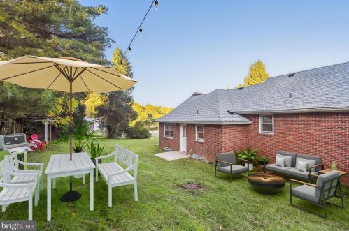 13100 Furnace Mountain Rd, Lovettsville VA  20180-2418 exterior