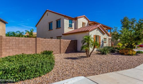 7607 Sorrell Ln, Gilbert, AZ 85298-9747