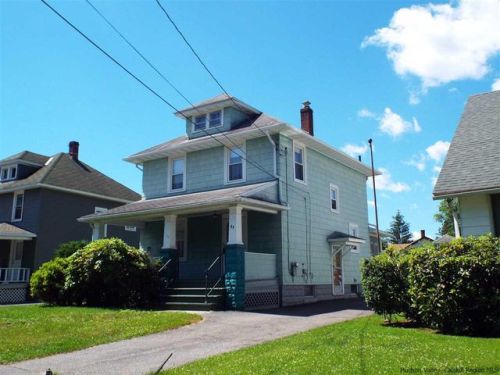 65 Harwich St, Kingston, NY 12401-1818