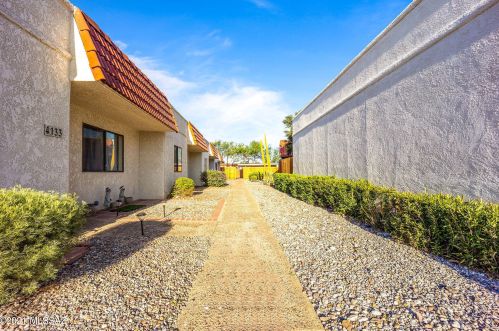 4135 Western Winds Dr, Tucson, AZ 85705-2743