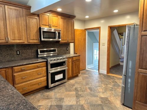 322 Hunter Ave, Scotch Plains NJ  07076-1137 exterior