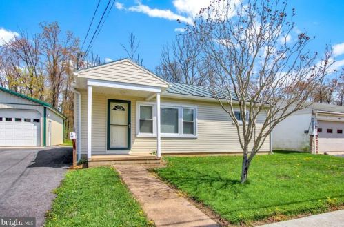 101 Main St, Shoemakersville, PA 19555-1407