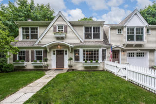 6 Hillcrest Ave, Tokeneke, CT 06820-3706