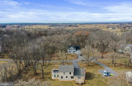 166 Hyde Park Ln, Charles Town WV  25414-4545 exterior