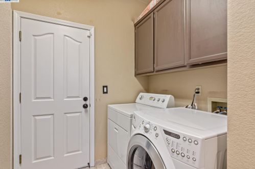 736 Clifton Way, Vacaville CA  95688-8547 exterior