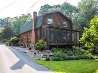 453 Front St, Longlevel, PA 17368-1324