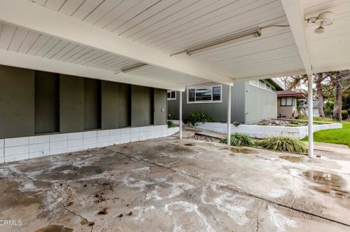 1815 Ridgewood Dr, Bakersfield CA 93306-3831 exterior