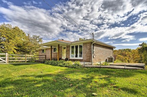 4649 Sardis Rd, New Kensington, PA 15068-9237