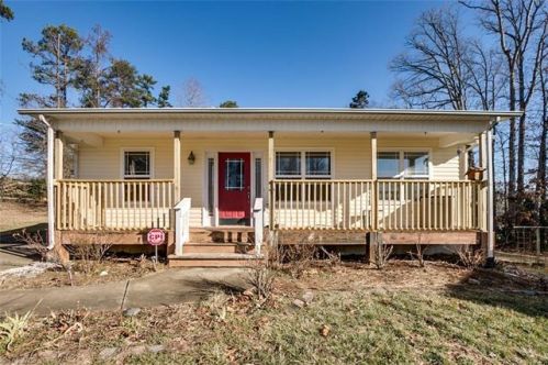 1725 Willa Place Ct, Kernersville, NC 27284-7769