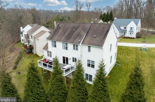 1003 Tesia Ct, Downingtown, PA 19335-4494