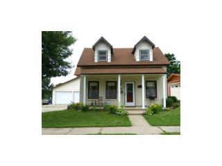 1212 Columbus St, Pella, IA 50219-1443