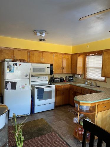 3543 12th St, Milwaukee, WI 53221-1719