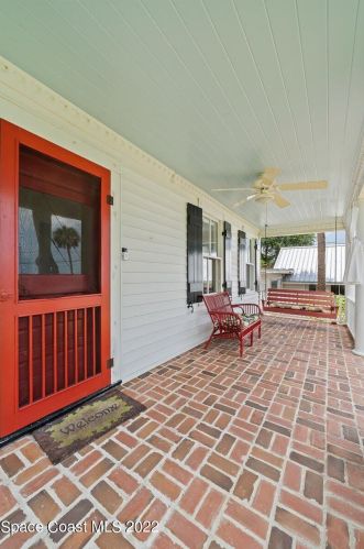 2915 Indian Riv Dr, Cocoa FL 32922-6607 exterior