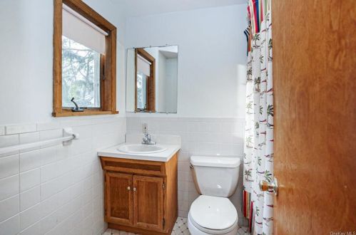 80 Donnybrook Rd, Scarsdale NY  10583-6704 exterior