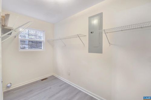 27 Bearwood Dr, Bybee VA  22963-2843 exterior