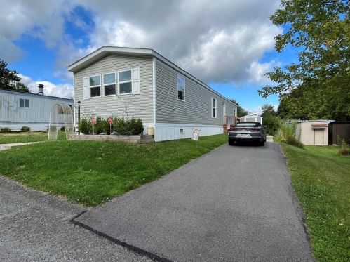 54 East Dr, Noblestown, PA 15071-1012