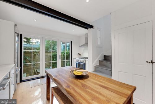 320 Iseminger St, Philadelphia PA  19107-5904 exterior