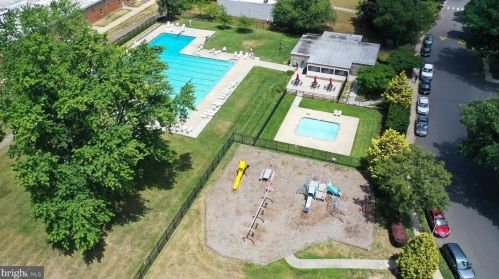 200 Canterbury Ct, East Windsor NJ 08520-5509 exterior