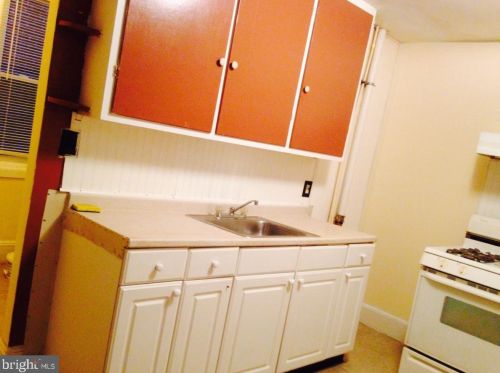 37 Delawareview Ave, Trenton NJ 08618-5607 exterior