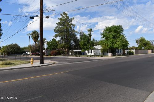 3833 28 St, Phoenix AZ 85016-6800 exterior