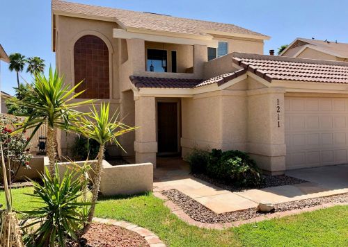 1211 Highland St, Chandler, AZ 85224-8615