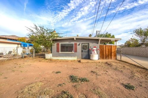 8435 Mission Blvd, Riverside CA  92509-2976 exterior