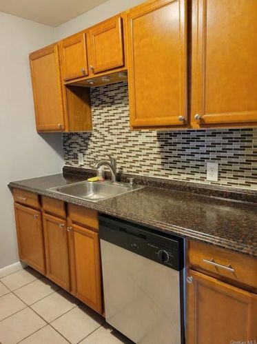 75 Poplar Ln, Middletown NY  10941-1305 exterior