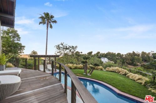 21629 Saddle Peak Rd, Topanga CA  90290-3415 exterior