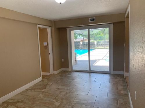 5917 Bolling Dr, Orlando FL 32808-6010 exterior