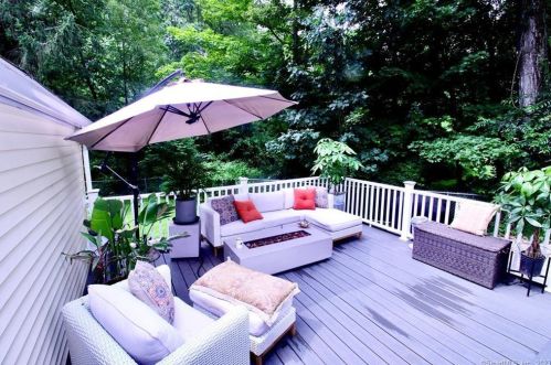 1187 Mount Carmel Ave, North Haven CT  06473-1063 exterior
