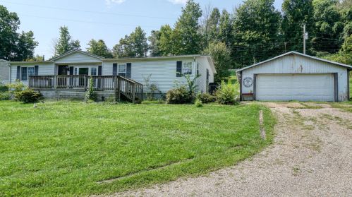 65311 Lake Rd, Cambridge, OH 43725-9483