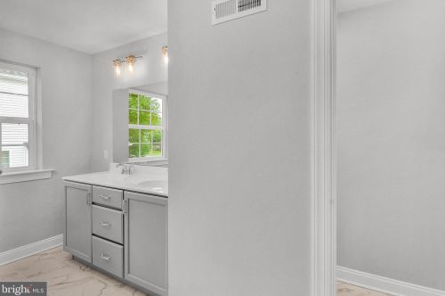 706 Hornblende Ave, Kennett Sq PA  19348-3614 exterior