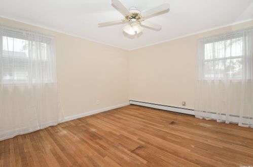 43 Ridgewood St, Elwood NY  11731-1613 exterior