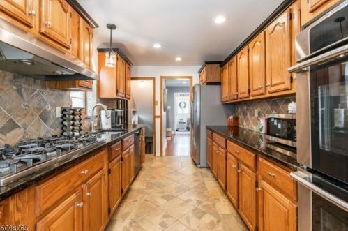 23 Linden Pl, Nutley NJ  07110-2244 exterior