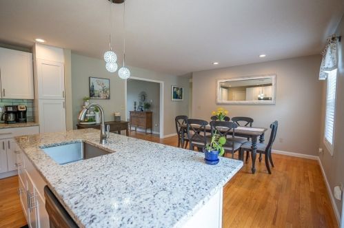 27 Pease Rd, East Windsor CT  06016-9002 exterior