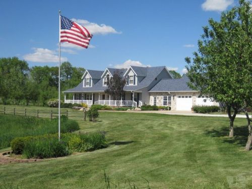 1050 Ash Ave, Wayland, IA 52654-9553