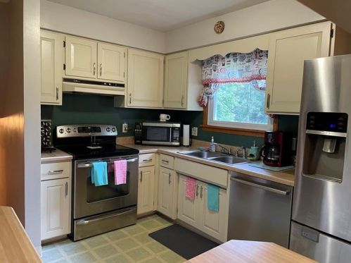 205 Randall Dr, New Castle PA  16105-5145 exterior