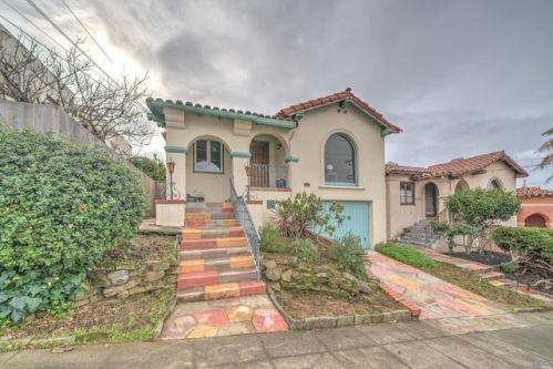 1701 38th St, Oakland, CA 94602-1610