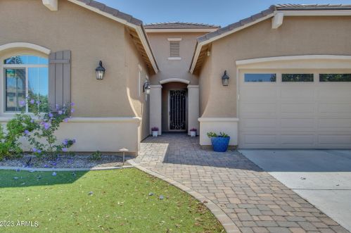 2589 Ironside Ct, Gilbert, AZ 85298-2328