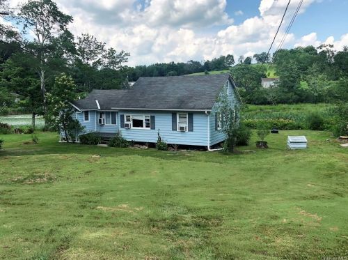 601 Briscoe Rd, Swan Lake, NY